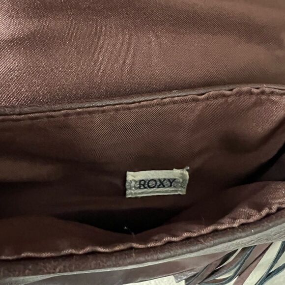 Roxy Brown Fringe Crossbody Bag - Picture 7 of 8